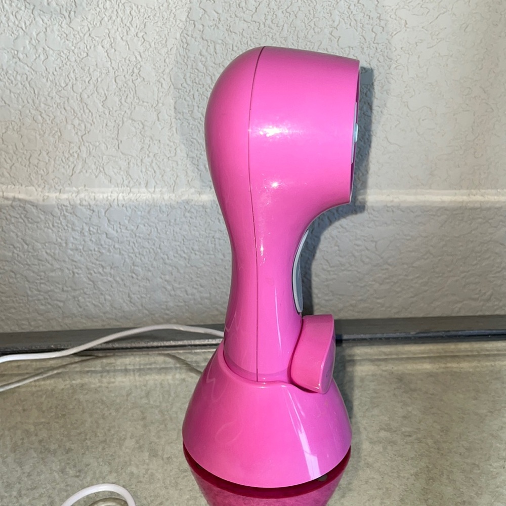 💫CLOSING SALE💫Hot pink Clarisonic Mia 3 brush